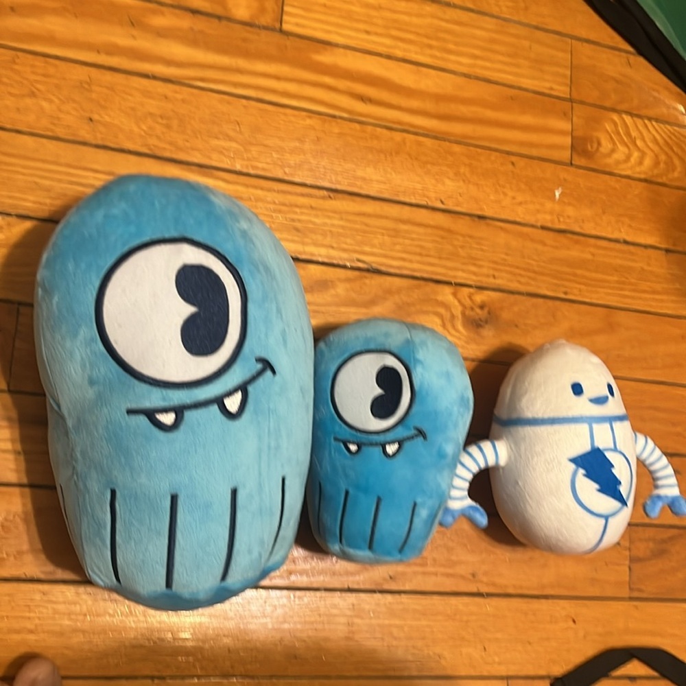 Pac-man NEW Three ghosts limited edition 2022 retro stylre